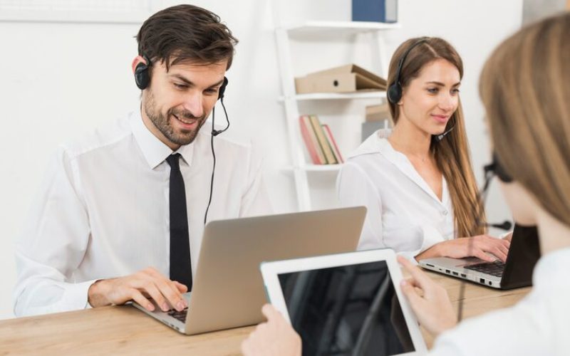 people-working-call-center_23-2148096554